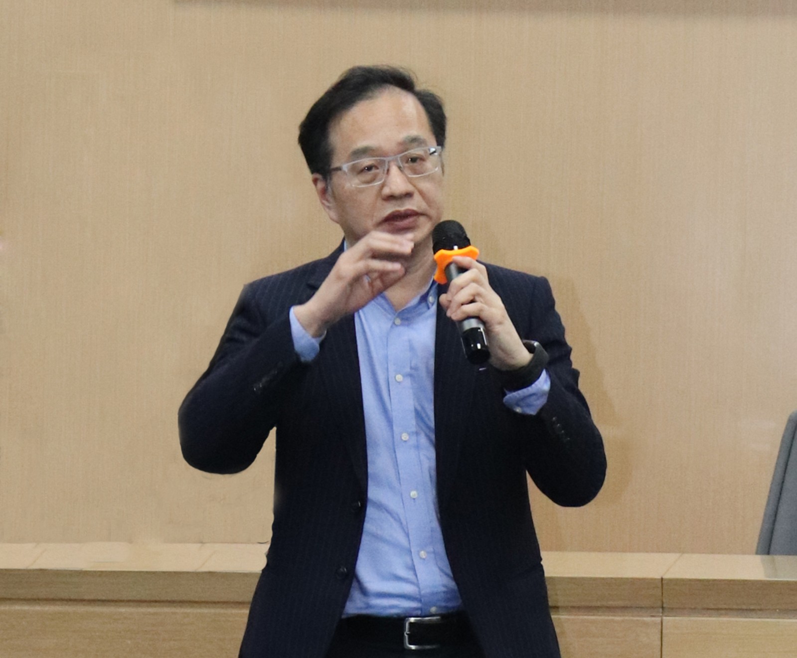 IPE汇通细密科技研究院揭牌盛典暨举行IPE—浙大—燕大 工程机械与液压手艺钻研会 - 公司新闻 - 国际细麋集团