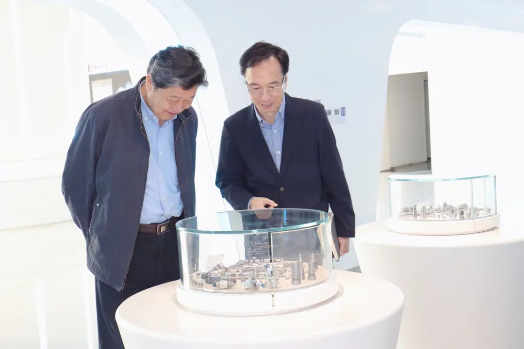 中国液压气动密封件工业协会杜旭东理事长一行莅临IPE手艺交流 - 公司新闻 - 国际细麋集团